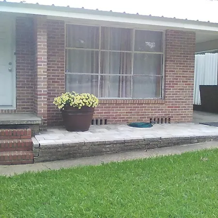 Villa Mid-Century Modern Meets Cajun Creole
